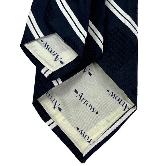 Arrow Textured Diagonal Stripe Men's Tie Navy & White 53" - Picture 8 of 12